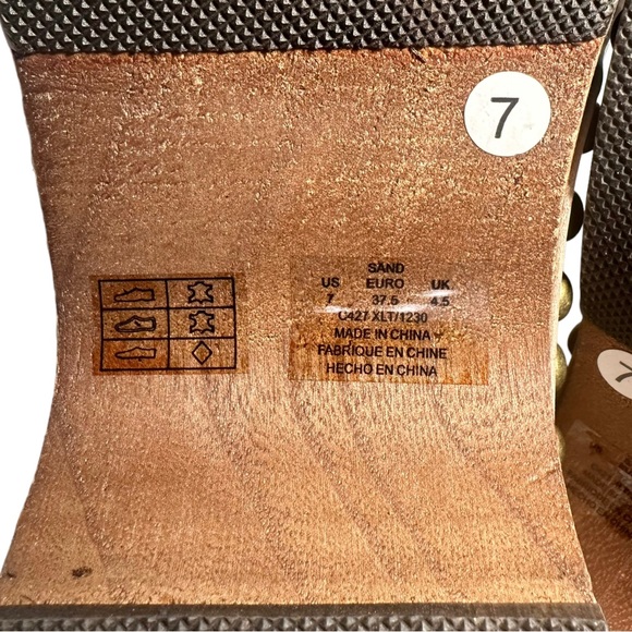 Kelsi Dagger Clogs 7 Sand Studded Nailhead-Trim Leather Mule - Picture 9 of 10